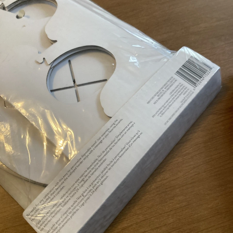 Wilton Soporte Desechable para Cupcakes de 3 Niveles 12" x 10.5" Tiene Capacidad para 24 Cupcakes Nuevo Sellado Foto 4 de 4