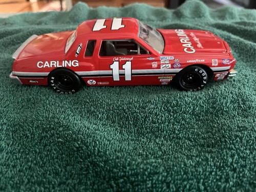 CALE YARBOROUGH 1:24 Custom Diecast 1974 Carling Black Label Beer Monte Carlo