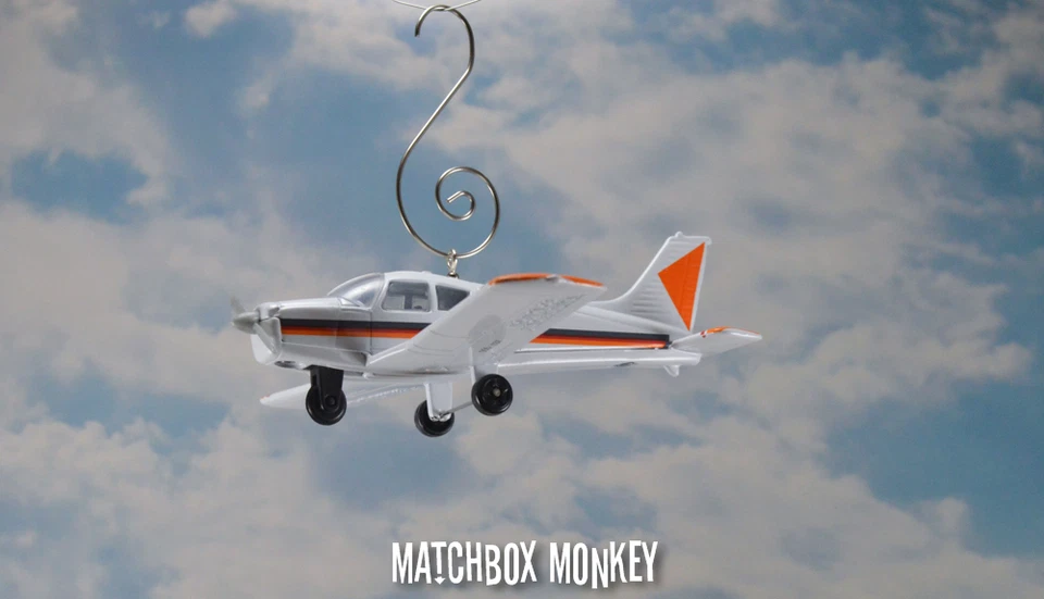 Piper Cherokee PA-28 Christmas Tree Ornament Single Prop Airplane Aircraft - Image 3 of 4