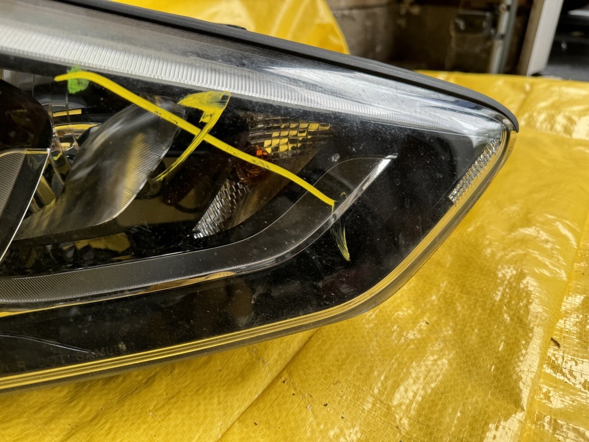 2017-2018 Hyundai Santa Fe Sport Right Passenger Side Headlight  