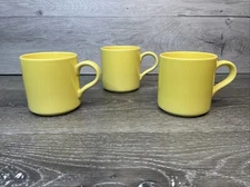 Vintage Melamine 3-3/8” Stackable Drinking Coffee Mugs 3pc Yellow
