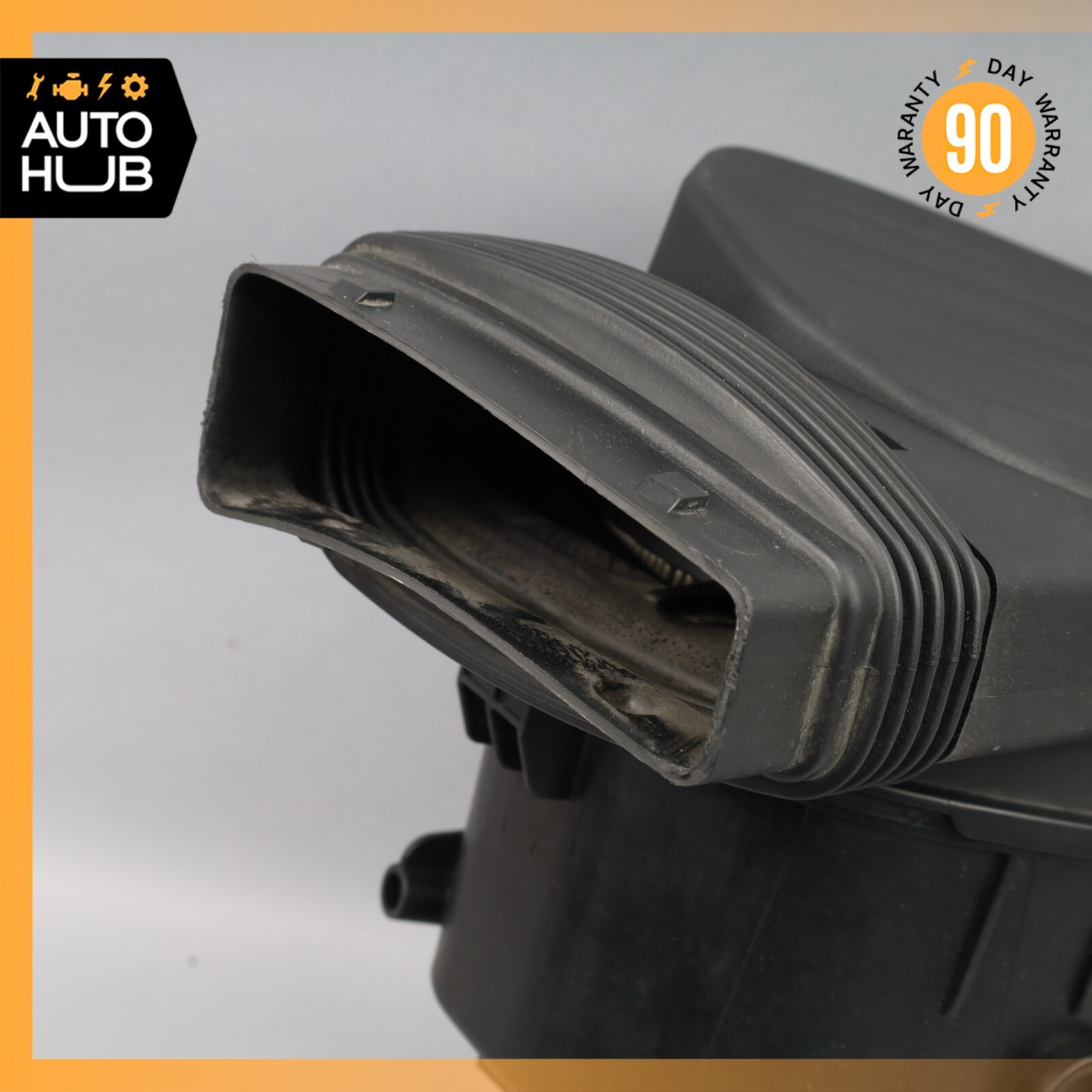14-18 Maserati Quattroporte Ghibli Engine Air Intake Filter Left 670005844 OEM