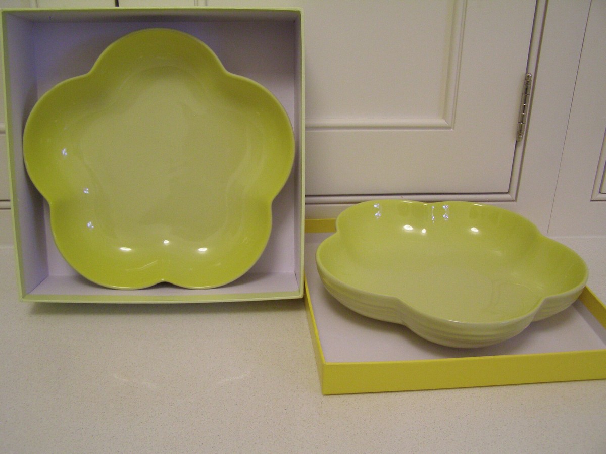 Le Creuset Stoneware Flower Shaped Medium Dish, Set of 2, Soleil