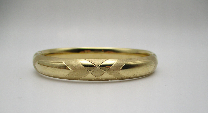14K Yellow Gold Brushed & Polished Geometric Design Bangle Bracelet [B36]