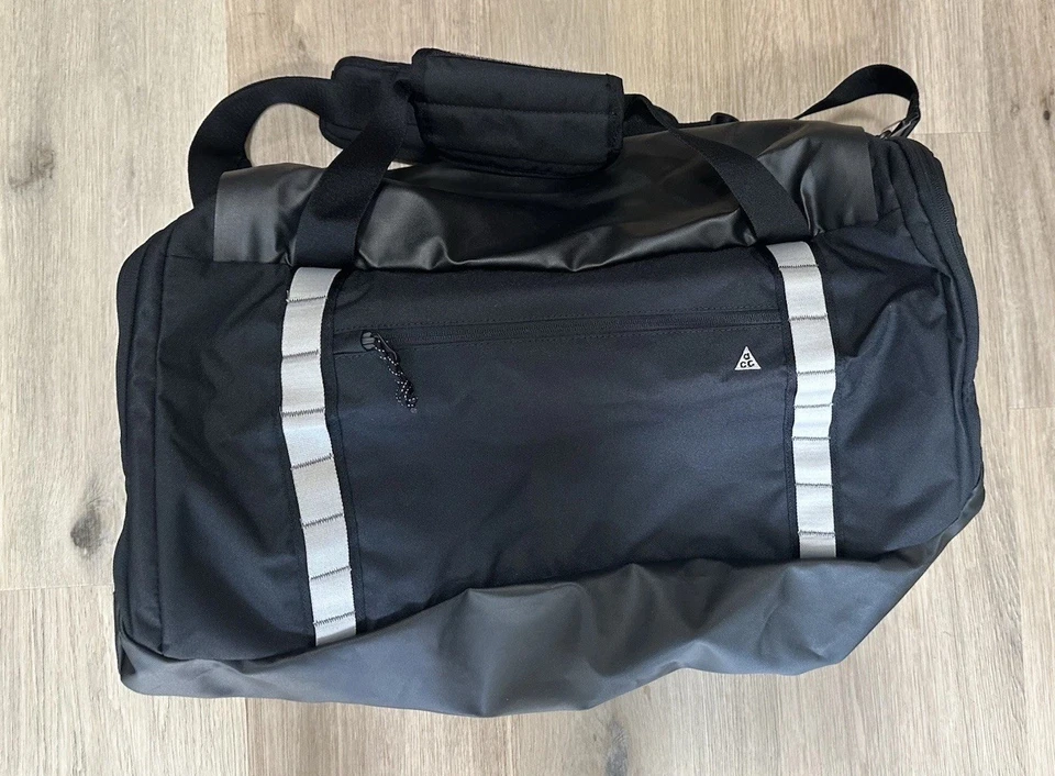 Nike ACG Daymax 60L Large Duffel Bag Black Zipper Water Resistant HJ8185-010 NWT - Image 4 of 4