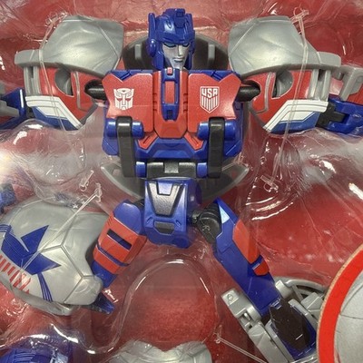 Transformers USA Soccer Breakaway  Hasbro Collaborative Generations NEW
