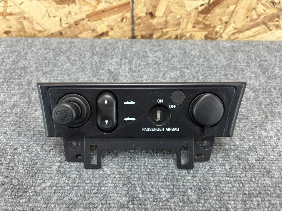 Interruptor de botón superior cubierta puerto tomacorriente ford thunderbird 2002-2005 OEM Foto 2 de 4