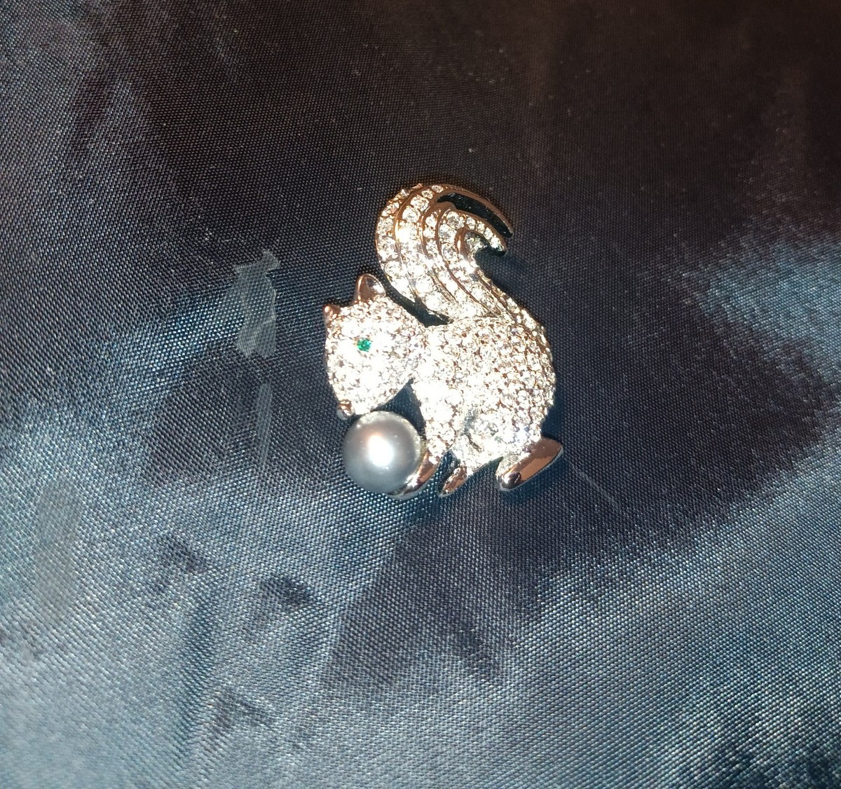Abiste Squirrel Brooch With Crystals View 2