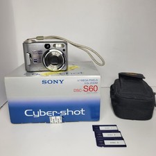 Sony Cybershot DSC-S60 4.1MP Digital Camera Complete Case 3 Memory Cards Works