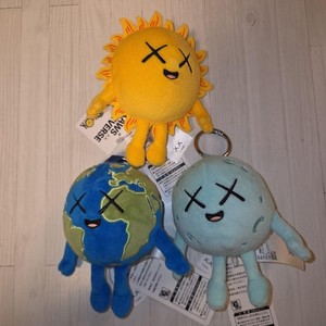 Kaws Keychain | eBay