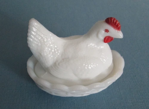 Vintage Westmoreland 3.5” Hen On Nest Covered Dish Milk Glass Red Comb