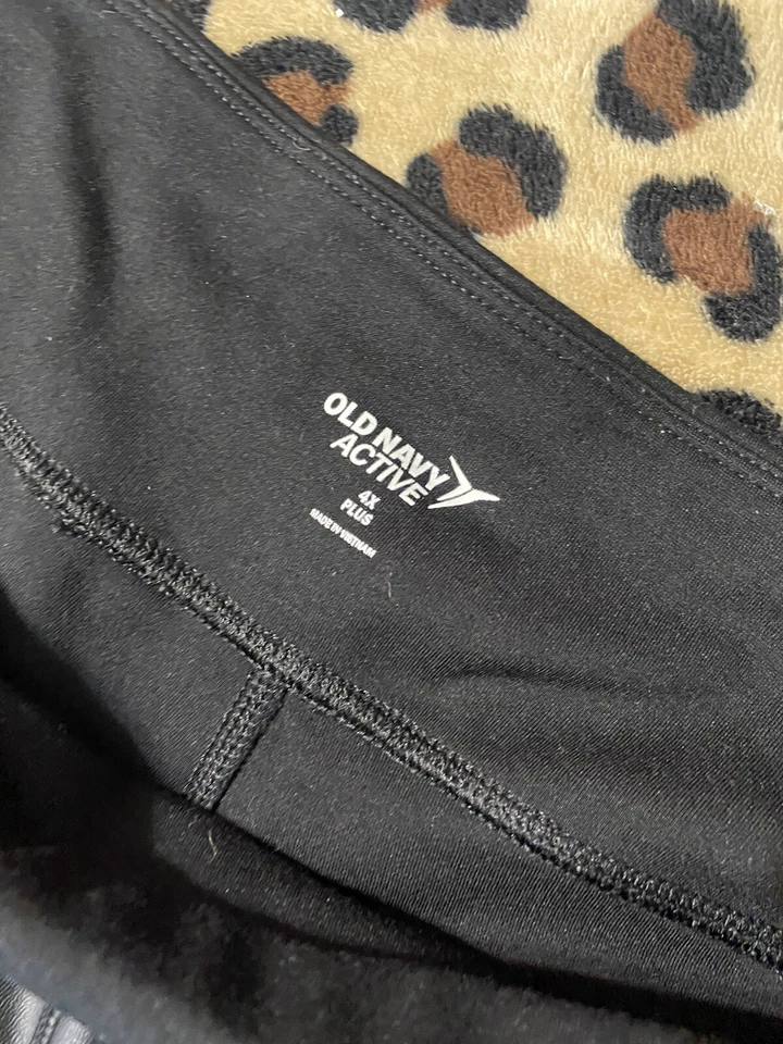 Pantalones Legging Old Navy Active para Mujer 4X Plus Negro tiro alto imitación cuero delantero Foto 4 de 4