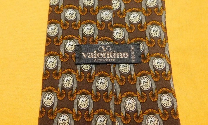 VALENTINO MADE IN ITALY CORBATA PATRÓN MEDALLÓN MARRÓN/BEIGE/BLANCO - CORBATAS DE DISEÑADOR. Foto 3 de 3