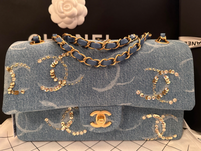 New 23B CHANEL Medium Classic Double Flap Blue Denim Sequins CC