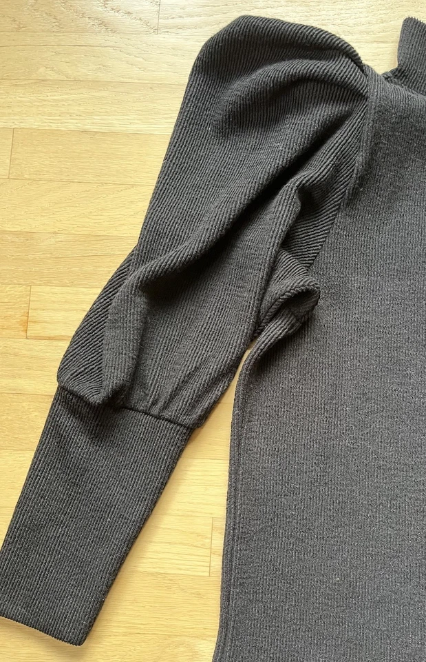 Suéter para mujer Express Extreme Puff hombro negro talla grande Foto 4 de 4