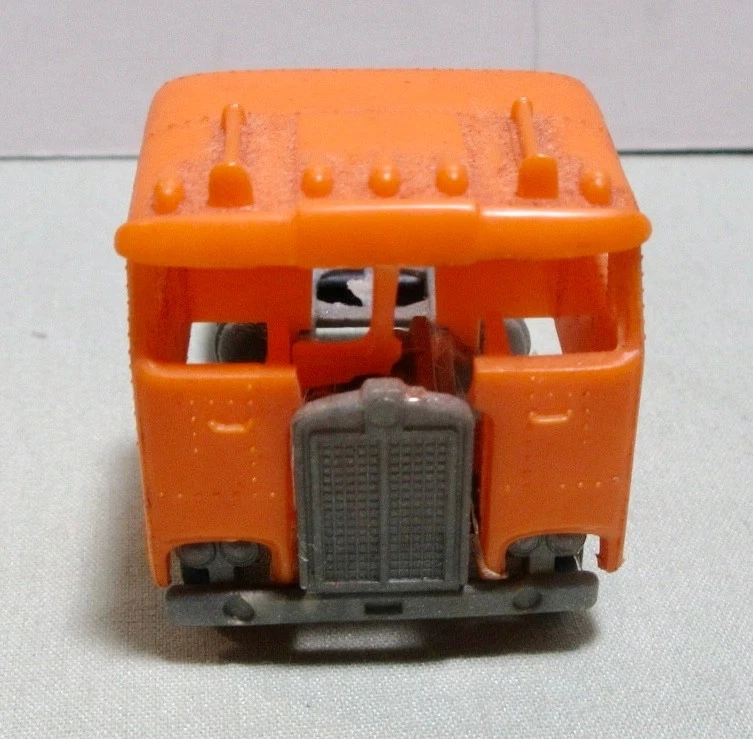 Tyco Stake Type Semi With Transformer & Extra Trailer 1/87 Scale - Image 3 of 4
