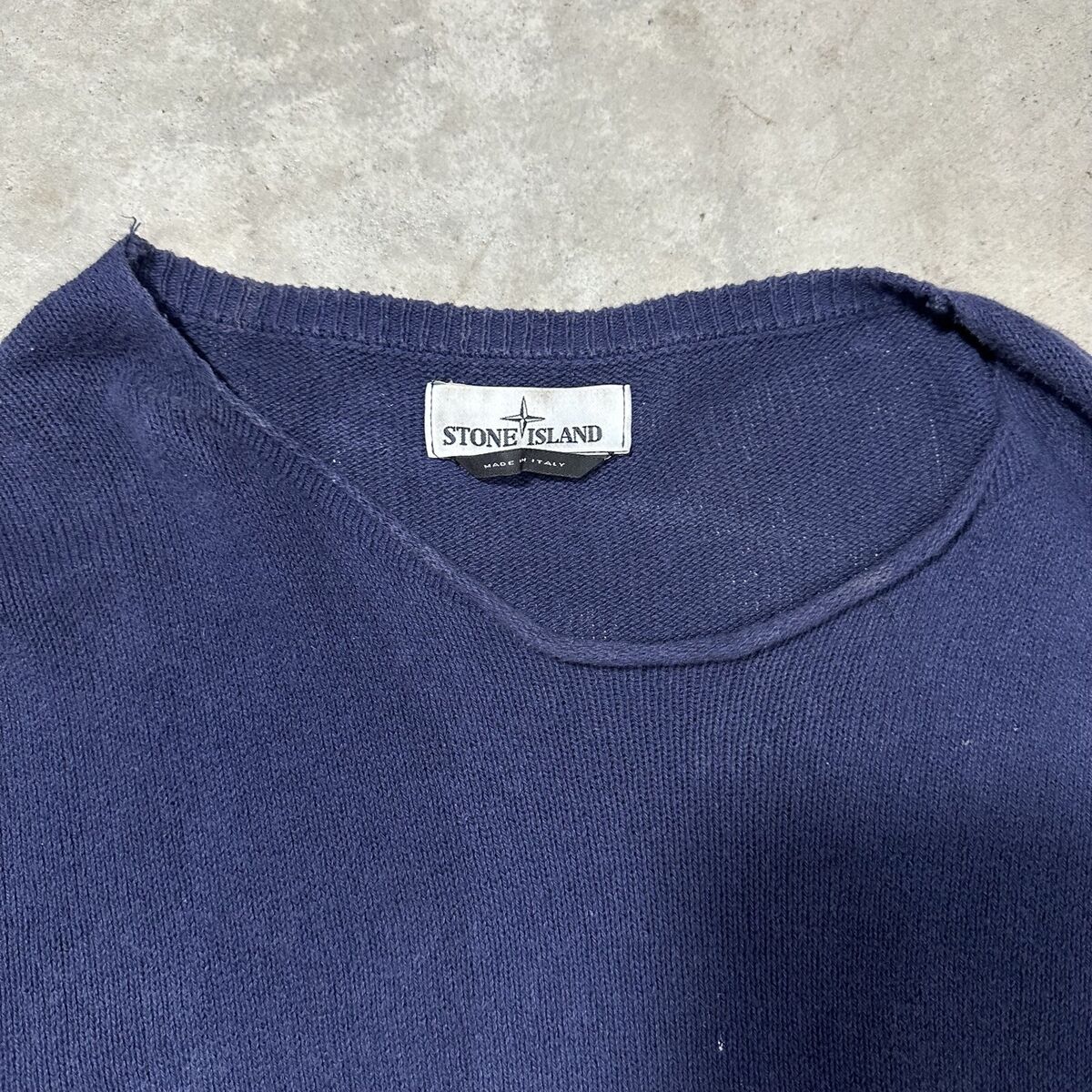 Stone Island Dark Blue Navy Thin Knit Sweater Adult LARGE Stone Island Dark Blue Navy Thin Knit Sweater Adult LARGE