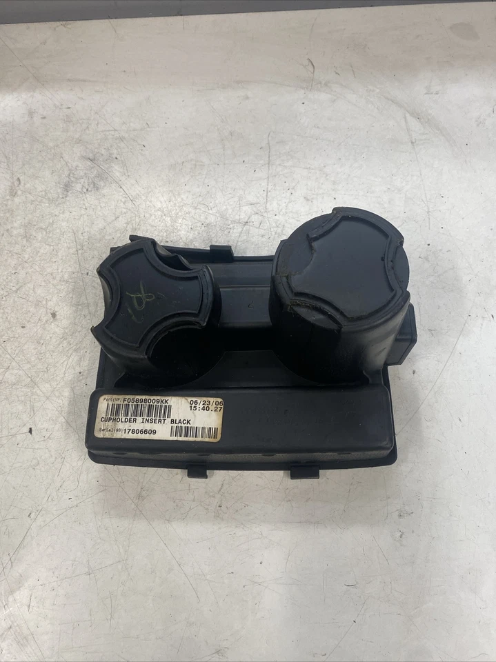 Jeep Grand Cherokee 2006 portavasos inserción F05898009 k Foto 3 de 4