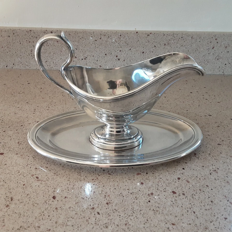 Barco de salsa Christofle de colección con placa inferior - con monograma Foto 3 de 4