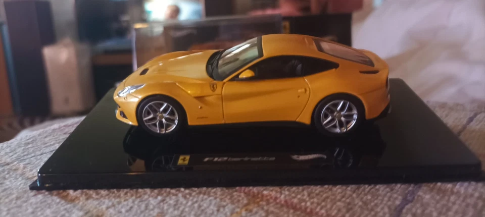 ferrari f12 de chez Hot Wheel Elite au 1/43 - Photo 1/4