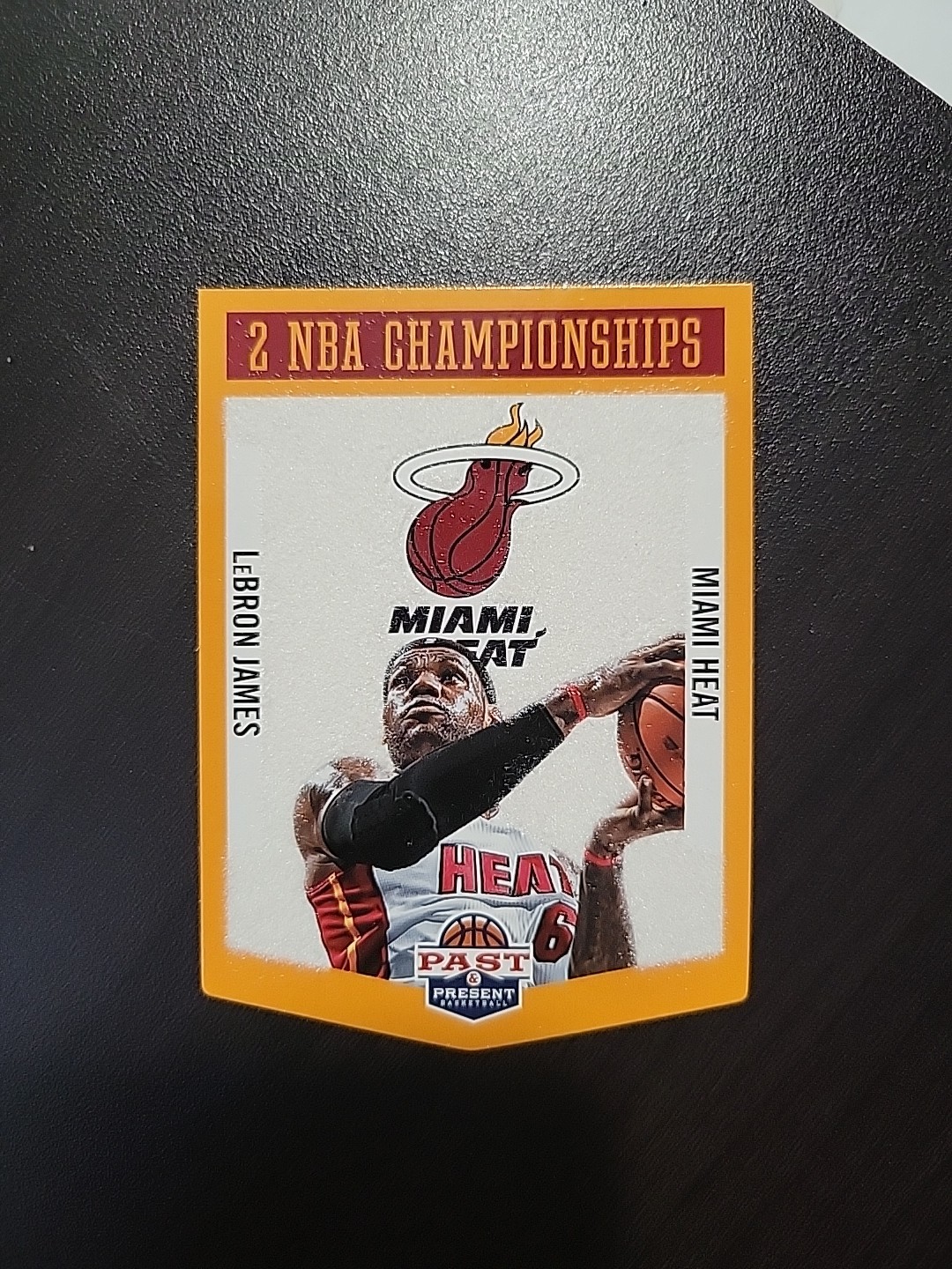 2012-13 Panini Past & Present - Winning Touch Banners LeBron James #18