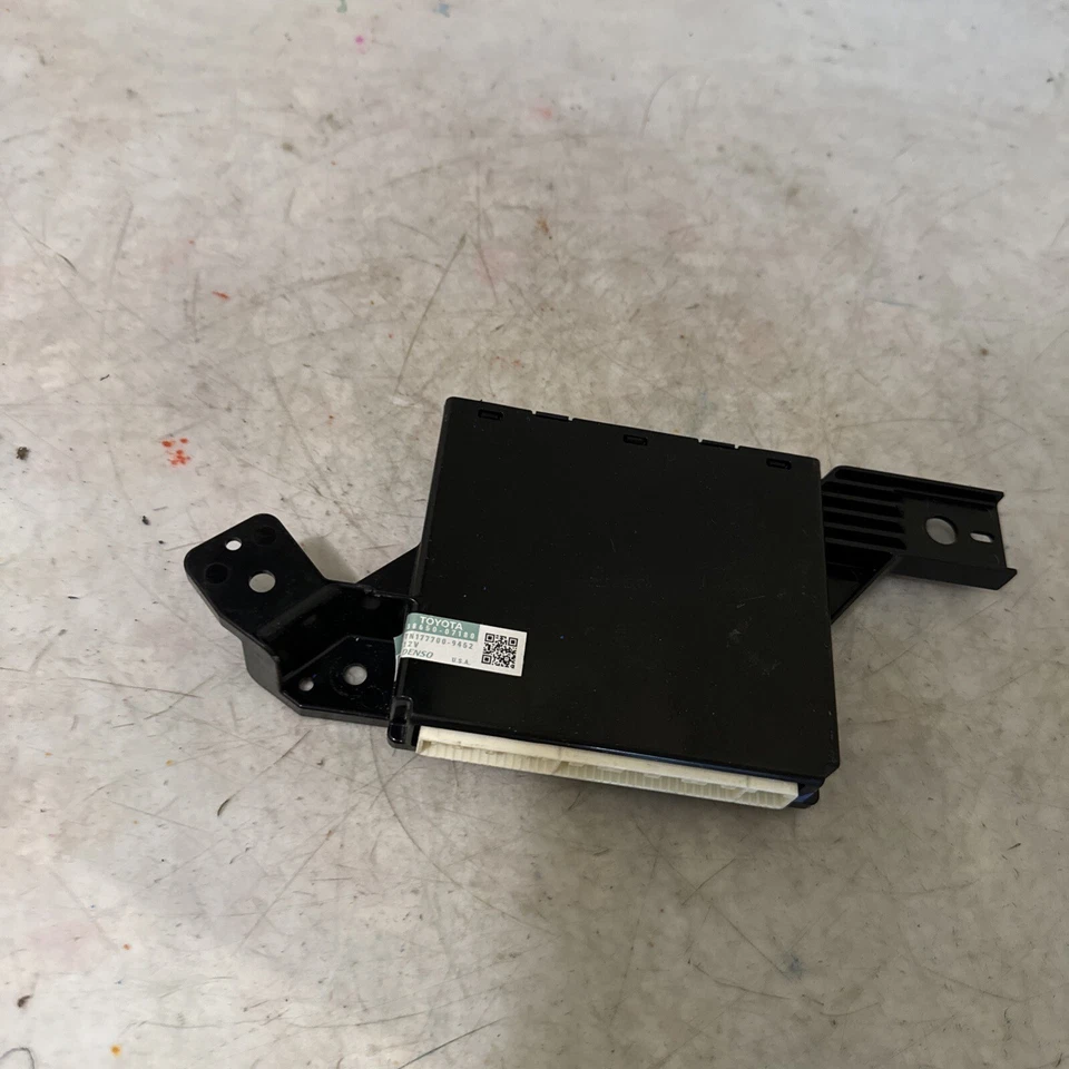 2013 TOYOTA AVALON AMPLIFIER ASSEMBLY MODULE OEM 8865007180 - Image 3 of 4