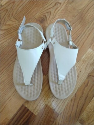 Womens White Sandals Bionic-like size 8 Perfect Condition