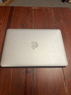 Apple MacBook Pro 13'' (256GB SSD, Intel Core i5-4278U, 2.6 GHz , 16GB) Laptop