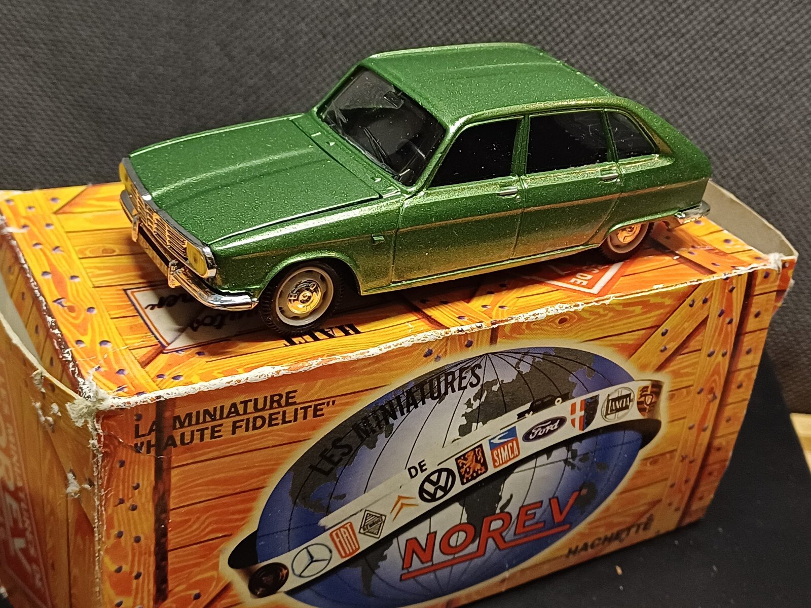 Miniature Renault 16 verte Norev 1/43 le cadeau idéal dans sa boite d'origine