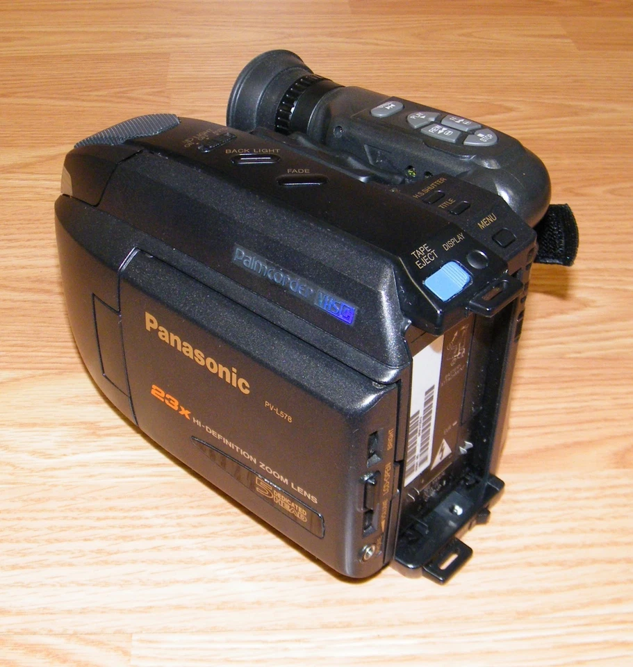 *FOR PARTS* Genuine Panasonic (PV-L578) Camcorder - 23x Hi-Definition Zoom Lens  - Image 3 of 4