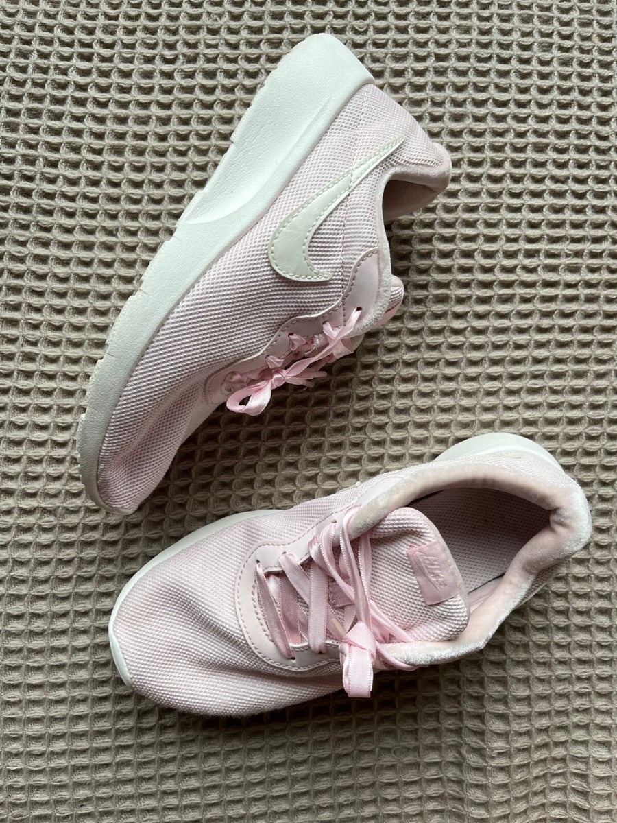 Nike Tanjun SE girls shoes sneakers pink/white size US3Y