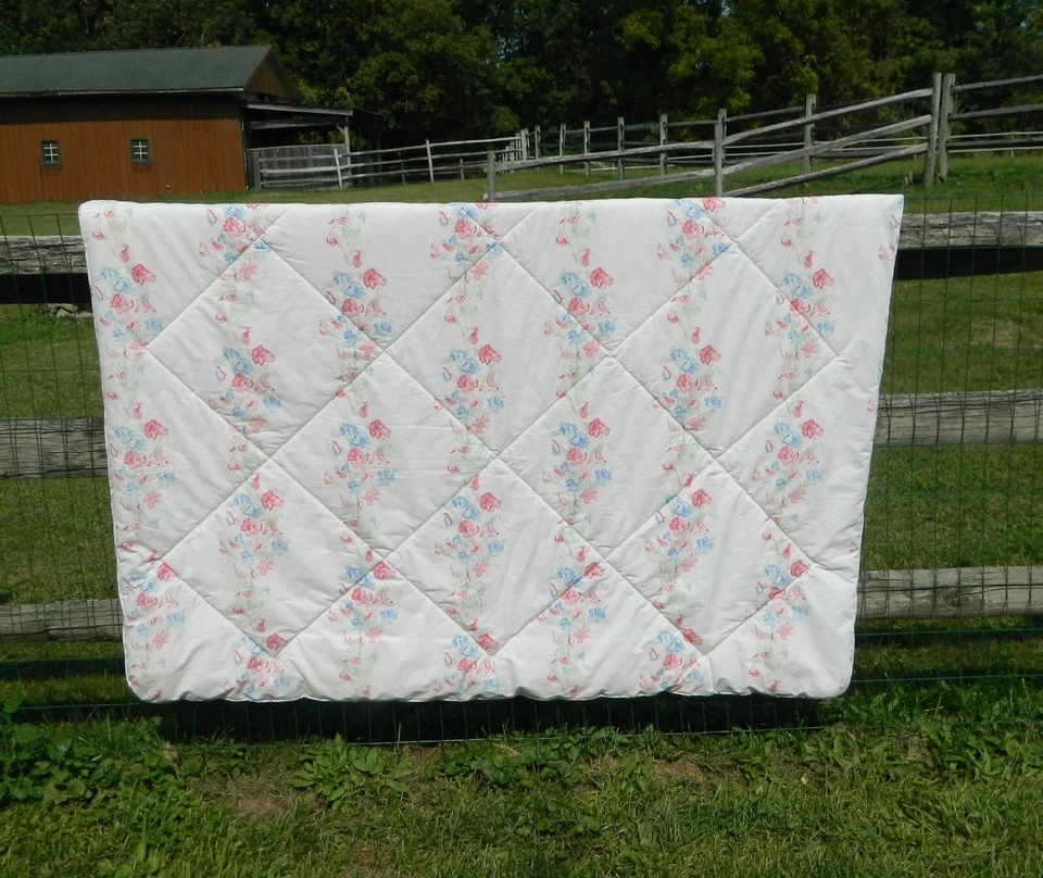 EDREDÓN FLORAL REVERSIBLE ROSA PAÍS Laura Ashley talla doble 69 x 89 Foto 4 de 4