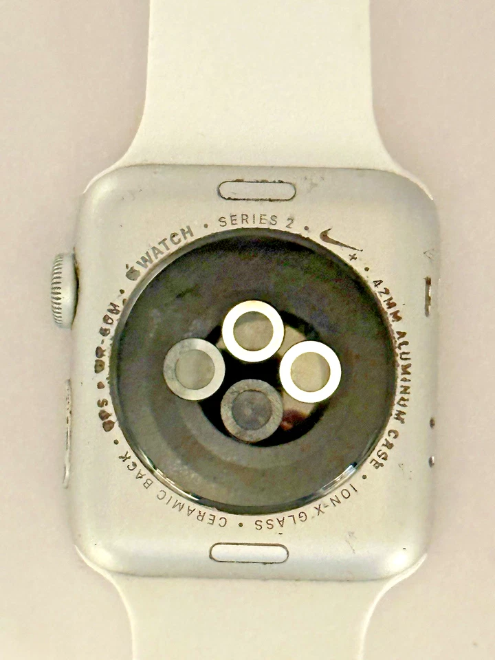 Apple iWatch Series 2 42mm Silver w white band; gps - Image 2 of 4