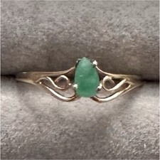 10k Yellow Gold Pear-Shaped Green Emerald Band Ring Size 6 Prong Setting
