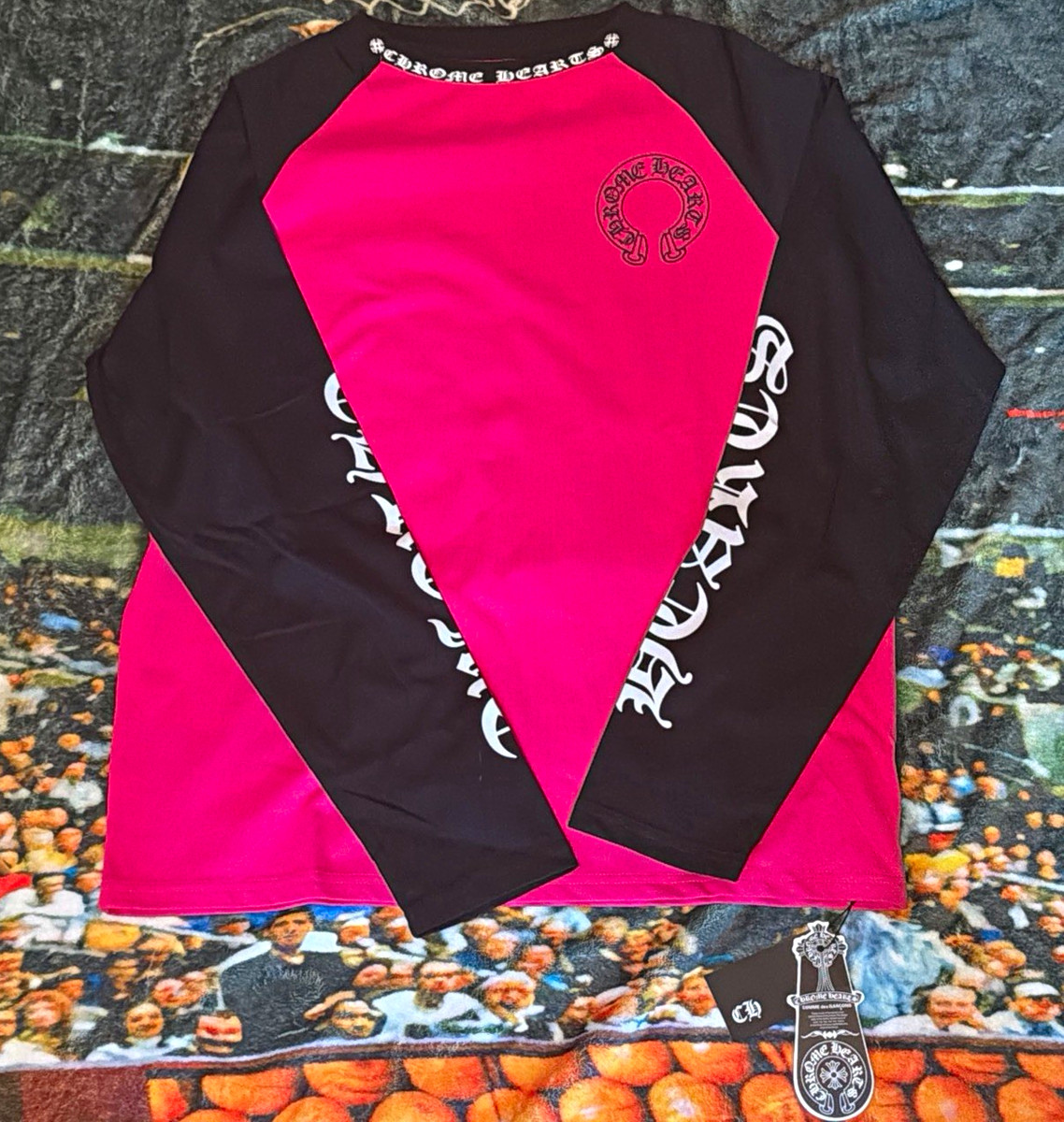 Chrome hearts COMME des GARCONS Men’s Pink/Black Graphic Logo LS Tee, Size L