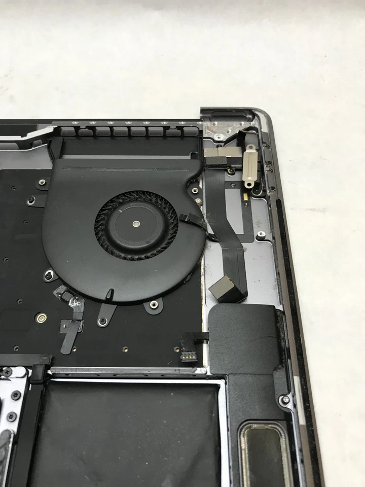Apple MacBook Pro 2016 15" A1707 Palmrest+Battery ONLY For Parts/Repair READ -DW - Image 4 of 4