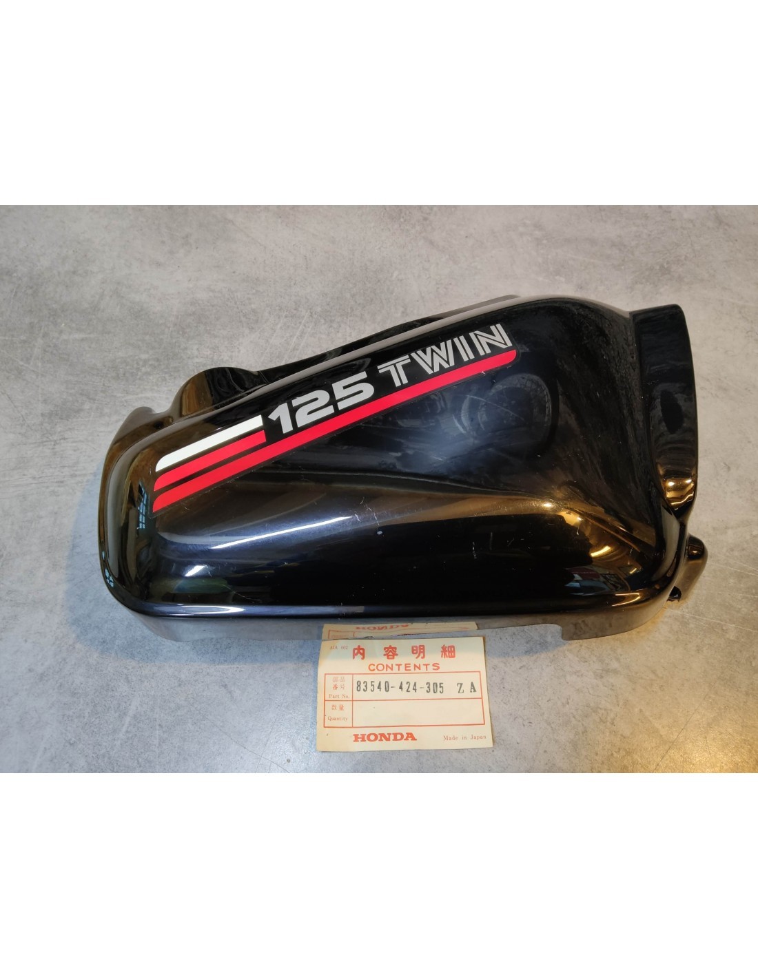 Cache latéral droit noir CB125 TWIN HONDA plastique ABS rigide 83540-424-305ZA