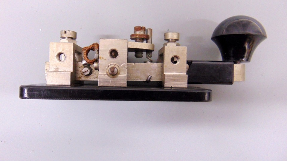 Émetteur Radio Morse WWII N°48 – Clé Et Casque – Pour Pièces Ou Réparation – Sonetronics
