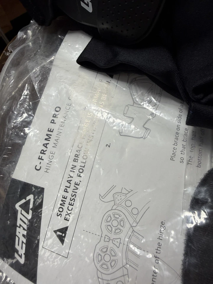 Rodillera Leatt C-Frame Pro izquierda.   Tamaño: pequeño/mediano Foto 4 de 4