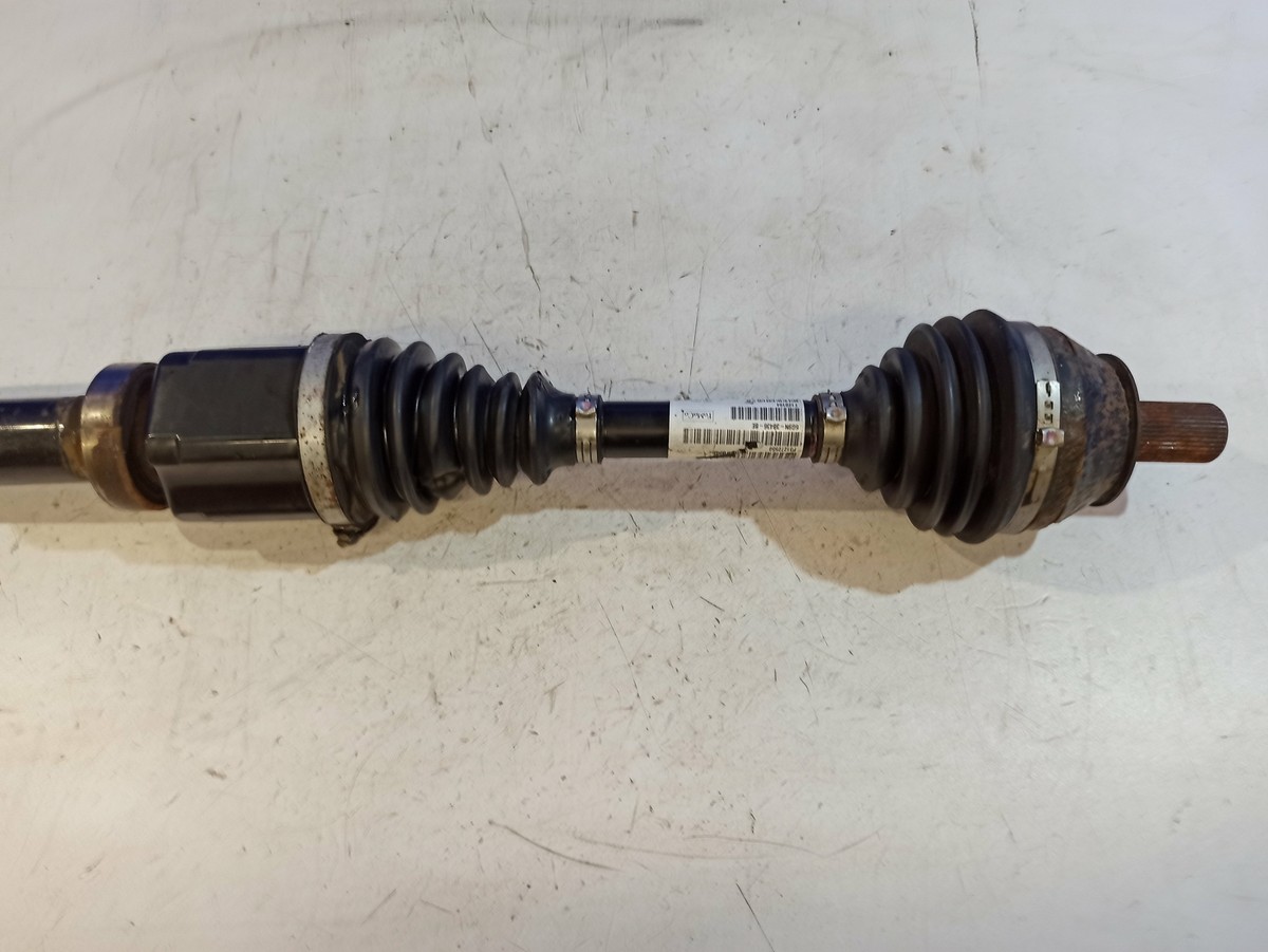 VOLVO V60 D3 / D4 Front Right Driveshaft 36011298 30759410 