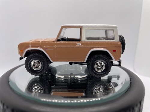 M2 1976 Ford Bronco 4x4 w/Trailer Hitch! - Loose - 1/64 - Opening Hood!