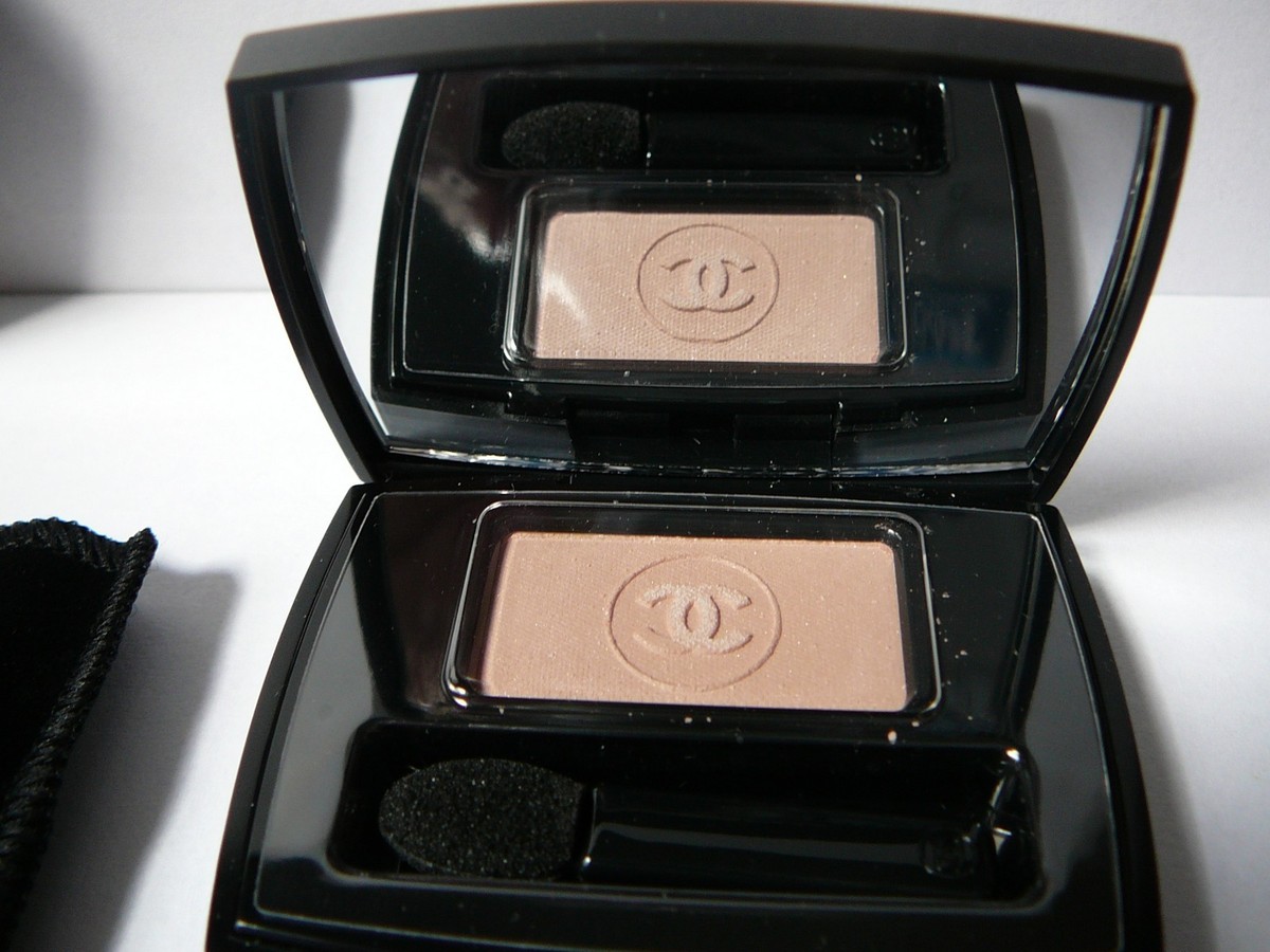 Chanel Ombre Essentielle Eyeshadow mono No.102 Sensation new&boxed