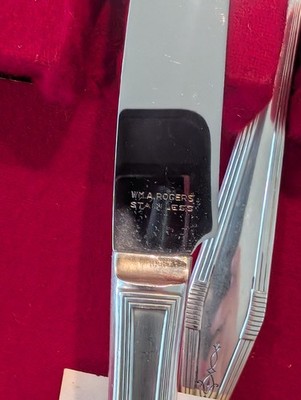 Wm. A. Rogers Stainless Steel Flatware Set 16pcs Art Deco Case