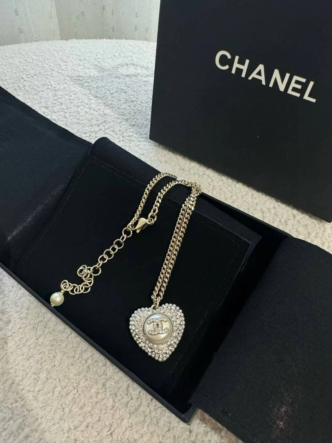 NUOVO! Collana AUTENTICA CHANEL perle cristallo CC cuore oro
