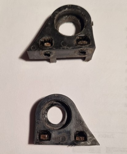 Robbe Futura / SG 1 Achslagerböcke aus Kunststoff für die Hinterachse