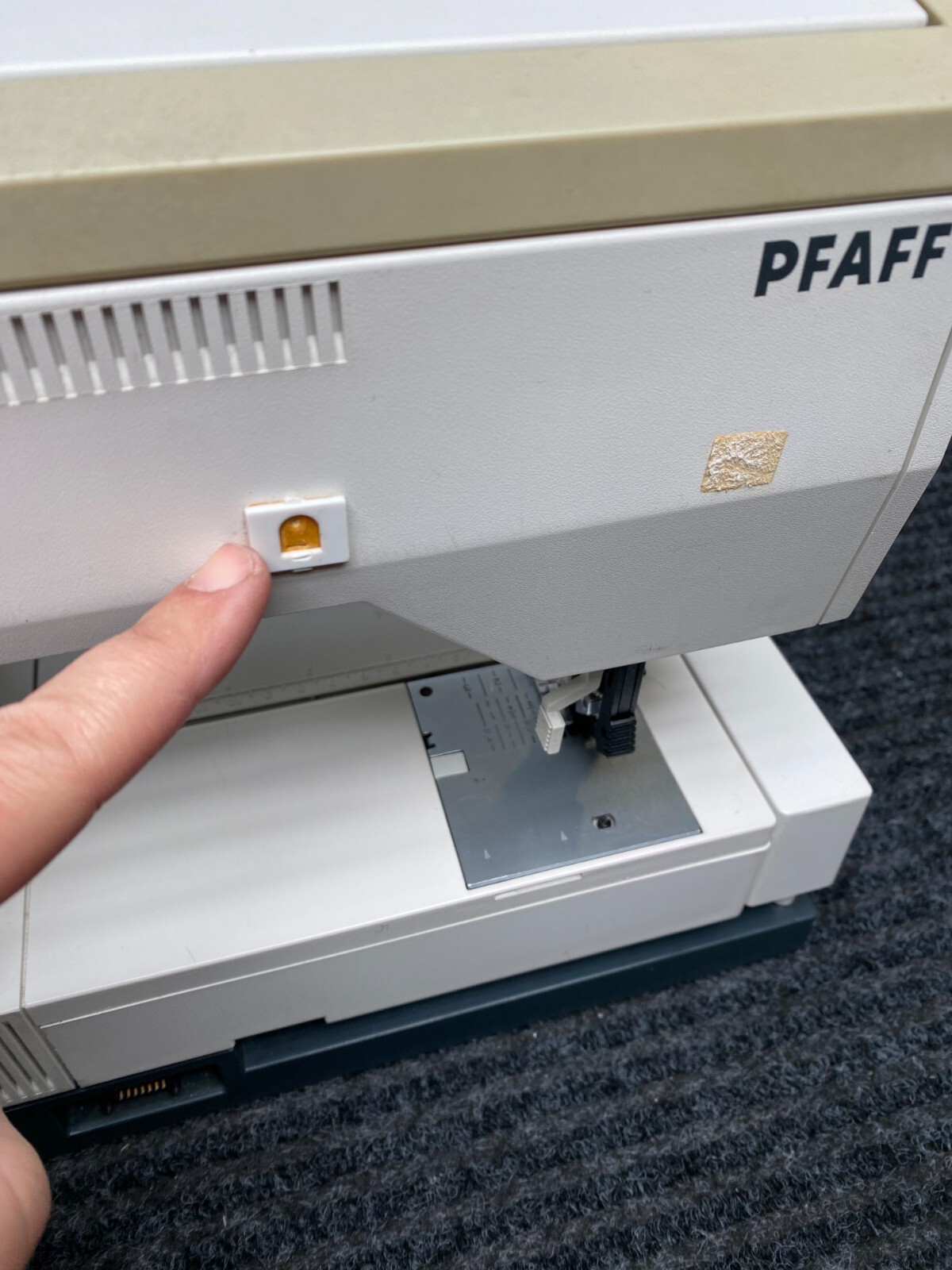 Pfaff Creative 2140 Sewing Machine with Accessories Tested eBay