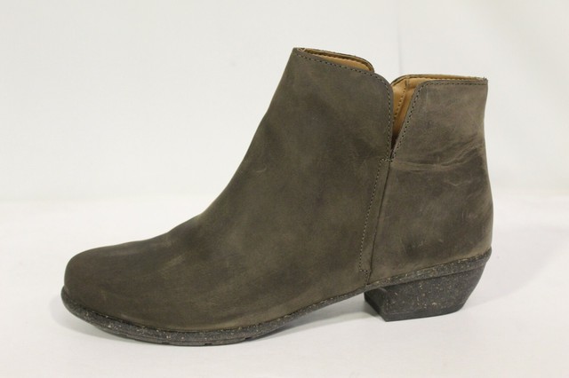 clarks whistle bea ankle boot