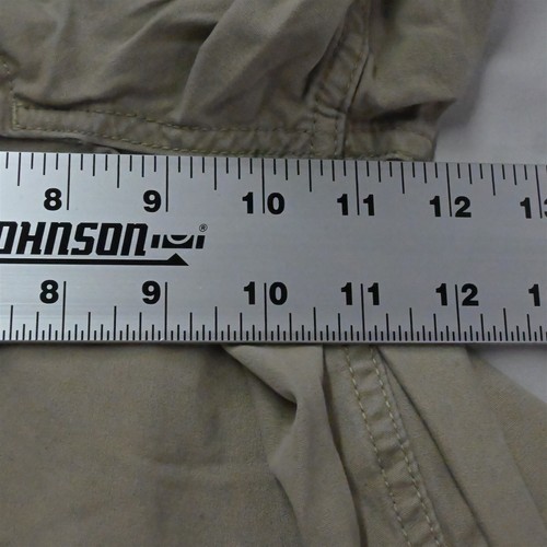 Gap 32 x 11" Khaki Flat Front 100% Cotton Mens Cargo Shorts - Picture 3 of 9