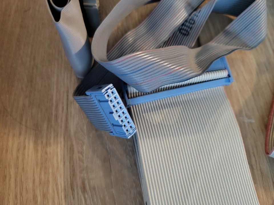 LOT OF HDD IDE Ribbon Cables - Image 4 of 4