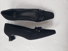 STUART WEITZMAN Vintage Y2K Perforated Suede Kitten Heel Black Pumps Size 8.5N